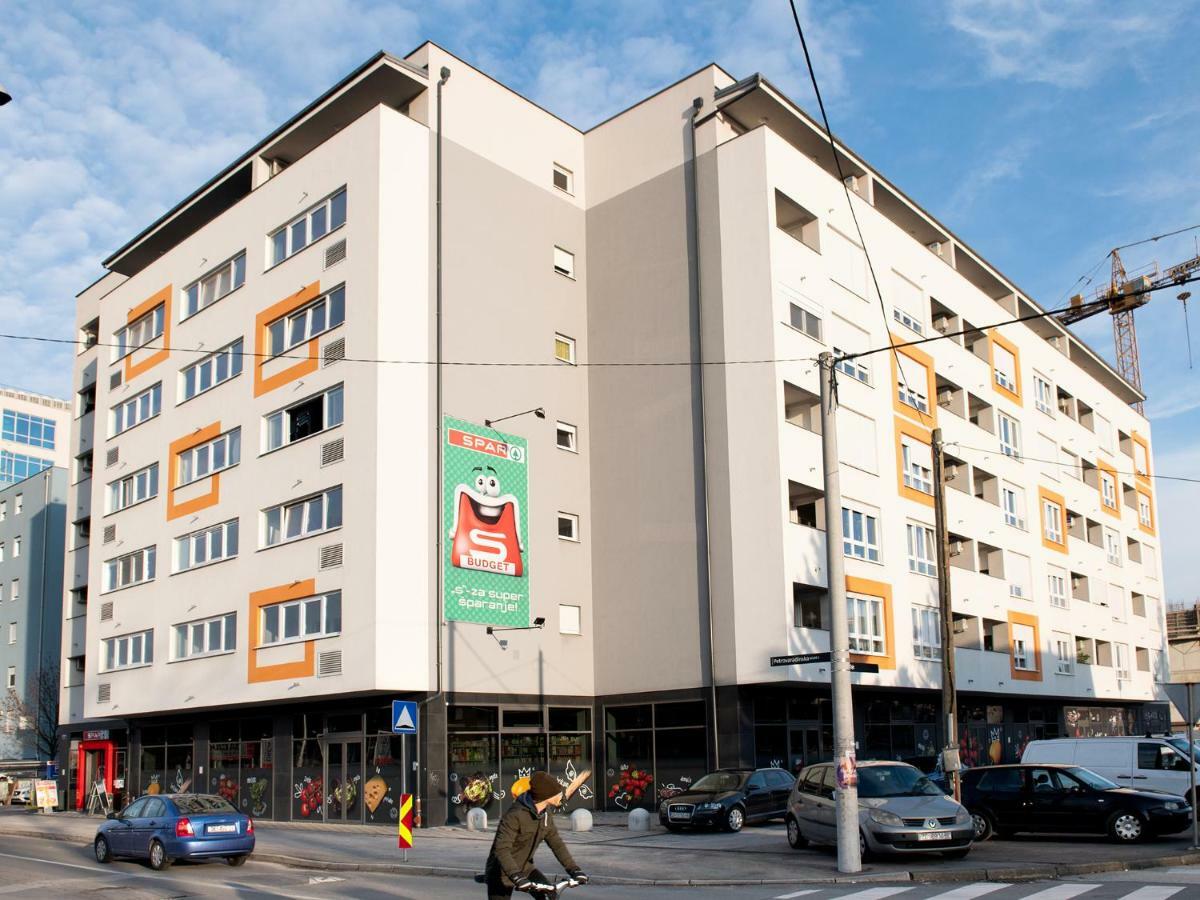 Flexible Selfcheckins 9 - Zagreb - Garage - Electric Vehicle Ccharger - Loggia - New - Apartments Repinc 9 외부 사진